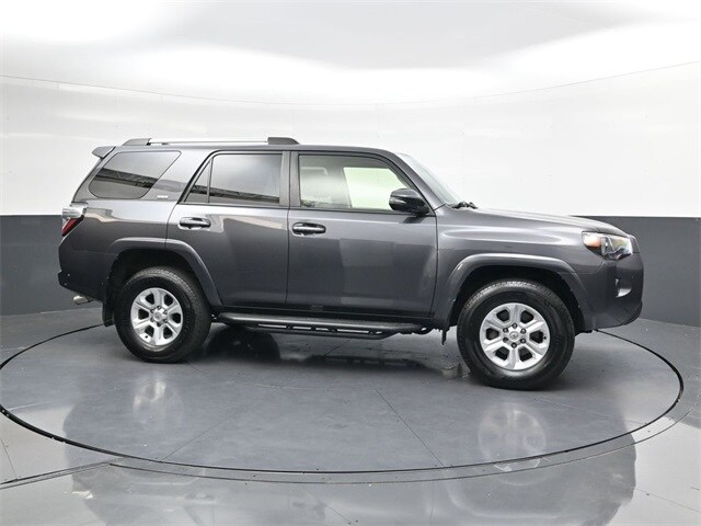2022 Toyota 4Runner SR5 Premium photo 3