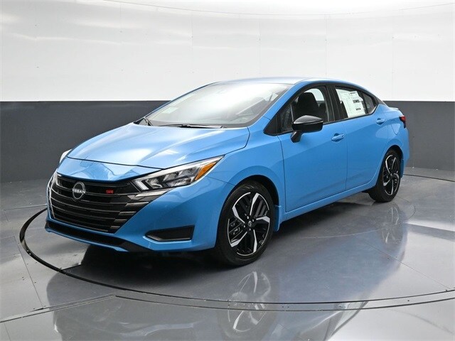 2025 Nissan Versa 1.6 SR photo 2