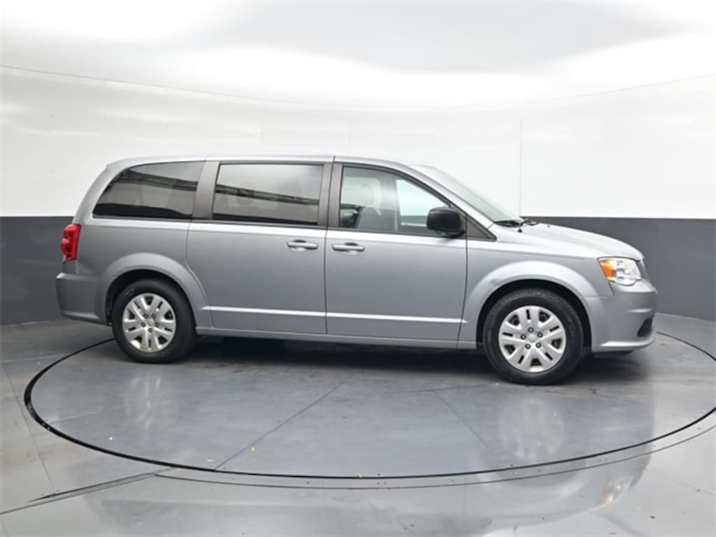 Used 2018 Dodge Grand Caravan SE Van Passenger Van