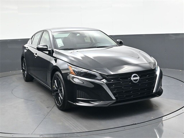 2025 Nissan Altima SV photo 2