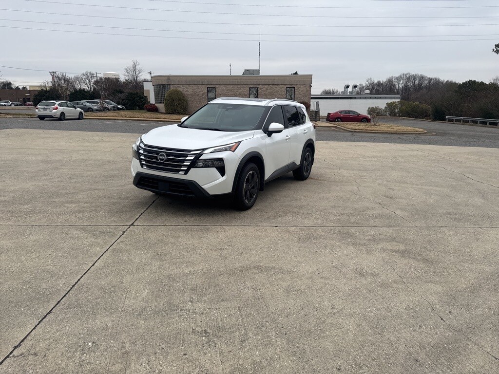 Used 2024 Nissan Rogue SV SUV