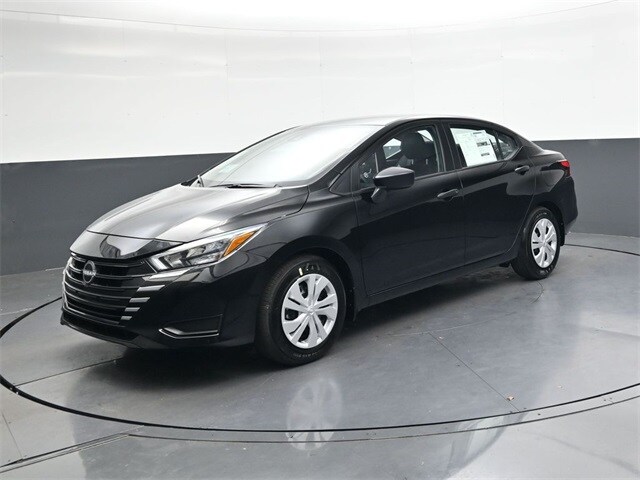 2025 Nissan Versa 1.6 S photo 4