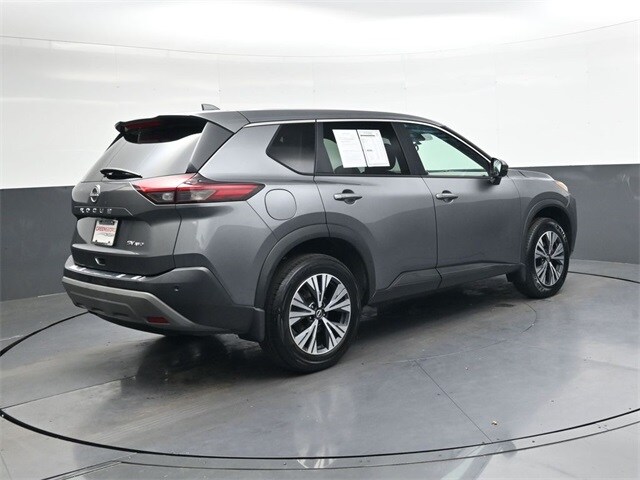 2022 Nissan Rogue SV photo 3