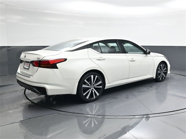 2022 Nissan Altima 2.5 SR photo 4