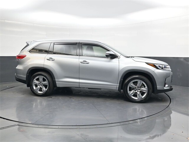 2019 Toyota Highlander Limited photo 2