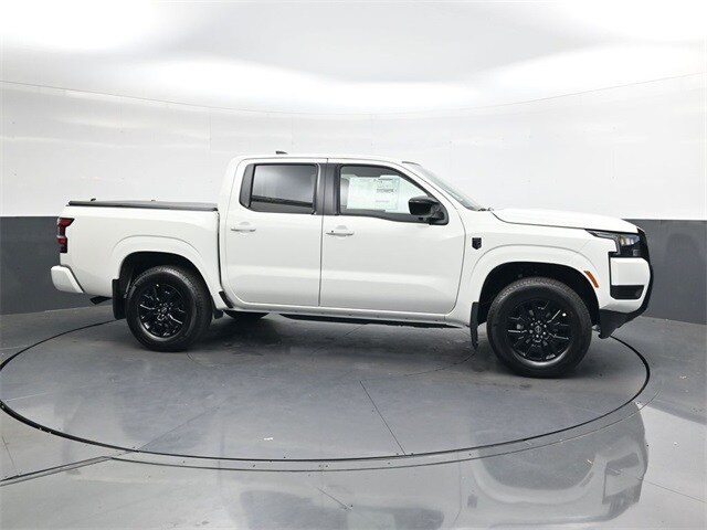 2026 Nissan Frontier SV photo 2