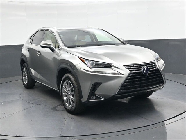 2021 Lexus NX 300h photo 2