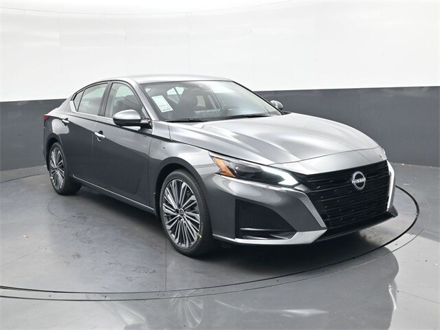 2025 Nissan Altima 2.5 SL photo 2