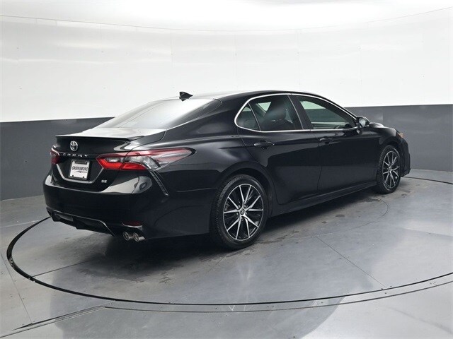 2022 Toyota Camry SE photo 4