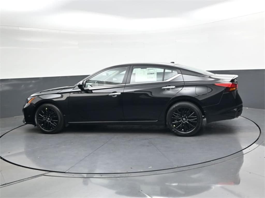 New 2025 Nissan Altima SV Sedan