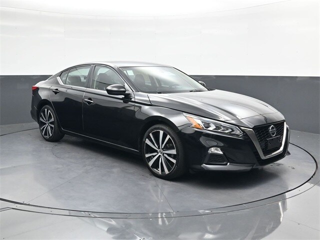 2022 Nissan Altima 2.5 SR photo 2