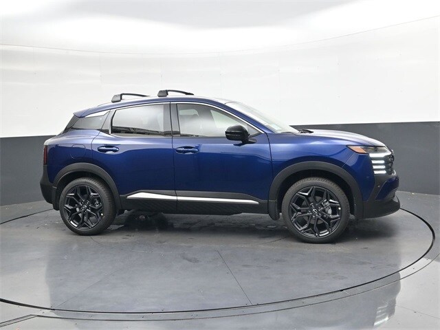 2026 Nissan Kicks SR photo 3