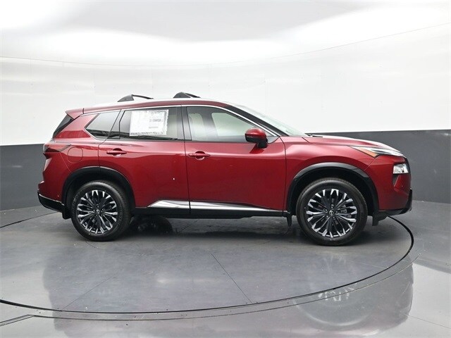 2026 Nissan Rogue Platinum photo 3