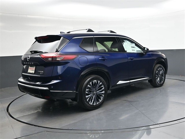 2026 Nissan Rogue Platinum photo 3