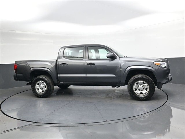 2018 Toyota Tacoma SR V6 photo 3