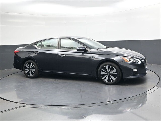 2022 Nissan Altima 2.5 SV photo 3