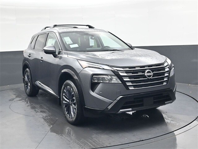 2026 Nissan Rogue Platinum photo 2