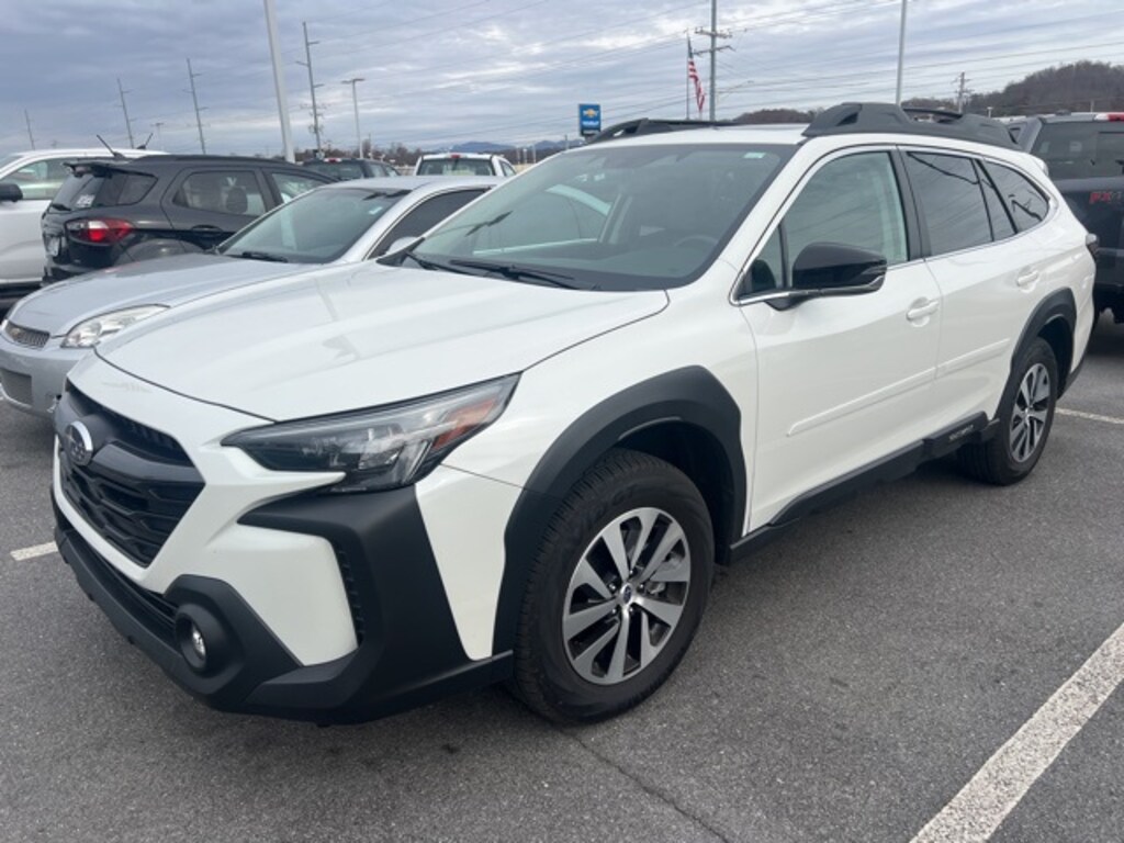 Used 2025 Subaru Outback Premium SUV