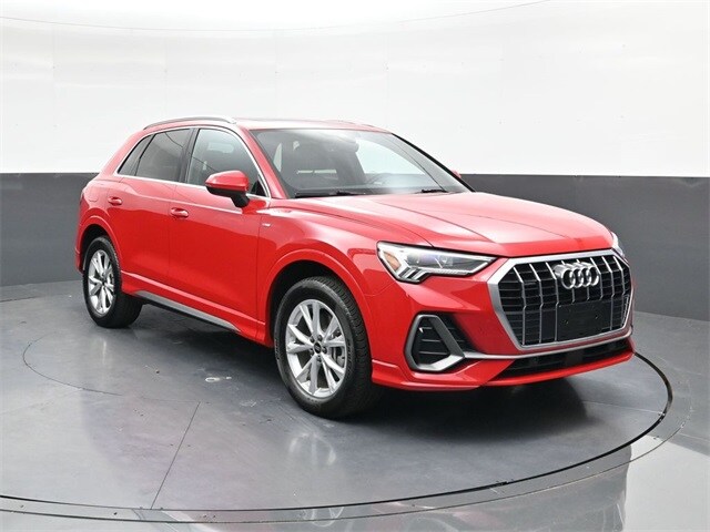 2024 Audi Q3 45 TFSI S line Premium photo 2