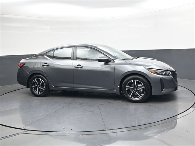 2025 Nissan Sentra SV photo 3