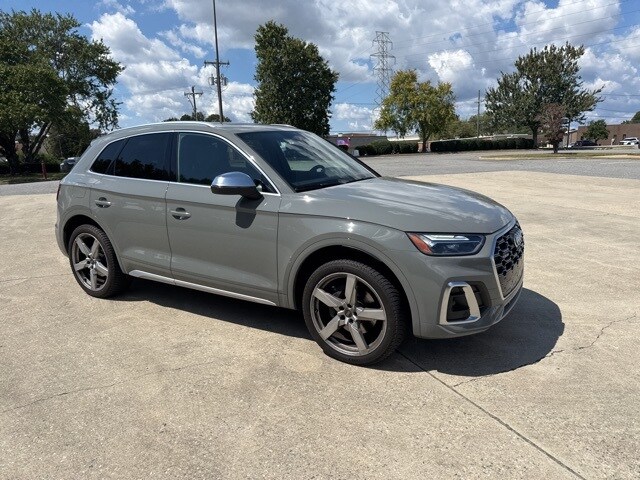 2022 Audi SQ5 Premium Plus photo 2