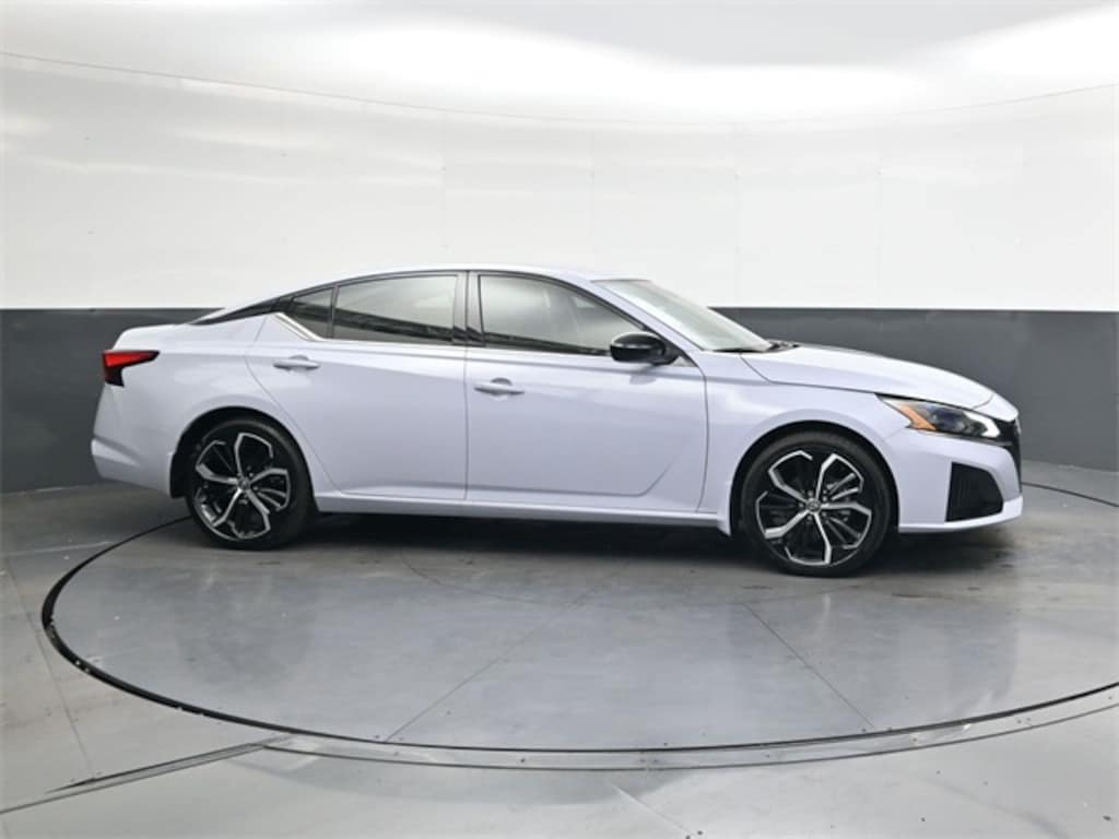 Certified 2025 Nissan Altima SR Sedan