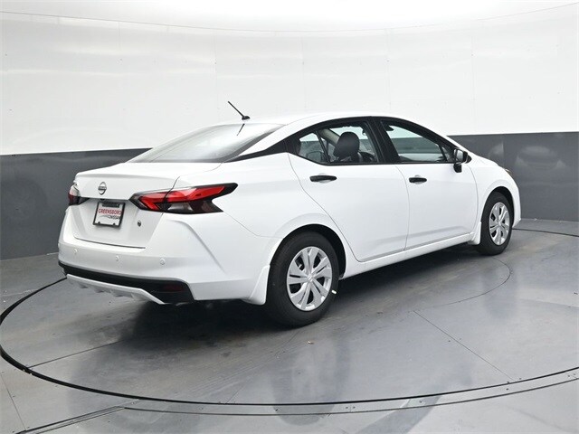 2025 Nissan Versa 1.6 S photo 4