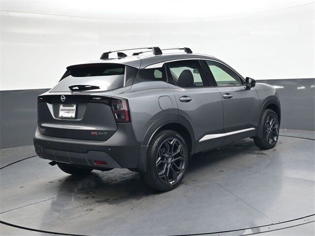 2026 Nissan Kicks SR photo 4