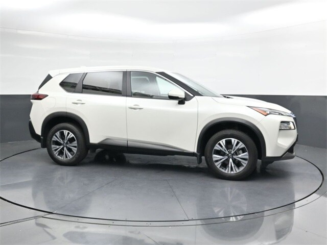 2023 Nissan Rogue SV photo 2