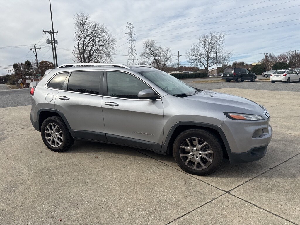 Used 2014 Jeep Cherokee Latitude FWD SUV
