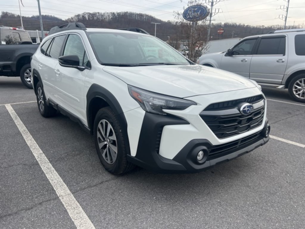 Used 2025 Subaru Outback Premium SUV