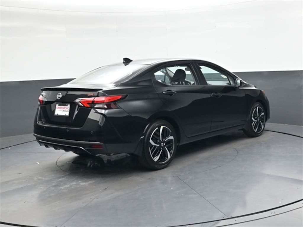 New 2025 Nissan Versa 1.6 SR Sedan