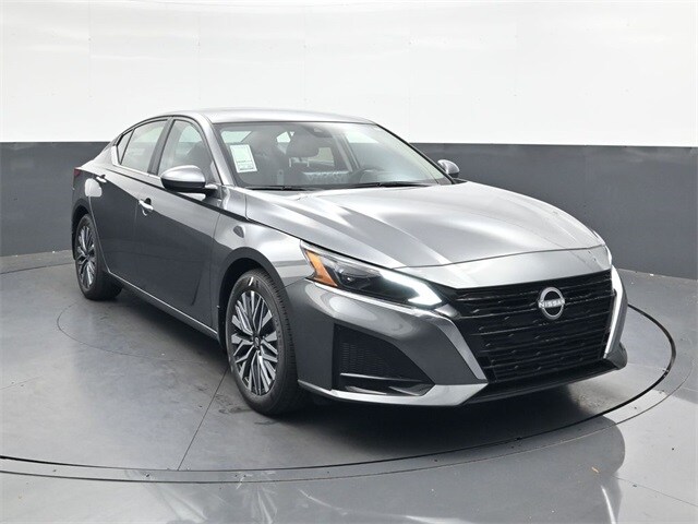 2025 Nissan Altima 2.5 SV photo 2