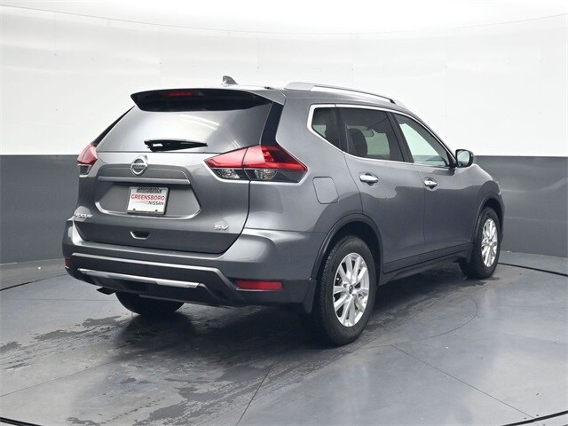 2019 Nissan Rogue SV photo 2