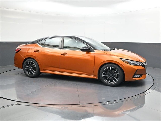2021 Nissan Sentra SR photo 3