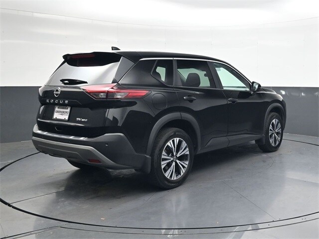 2022 Nissan Rogue SV photo 3