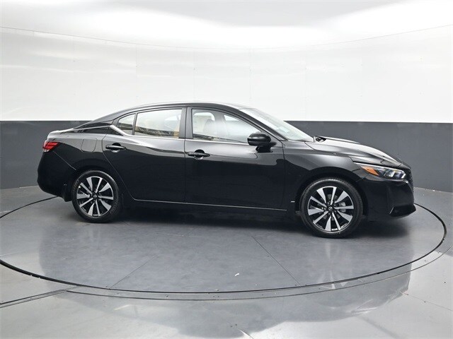 2025 Nissan Sentra SV photo 3