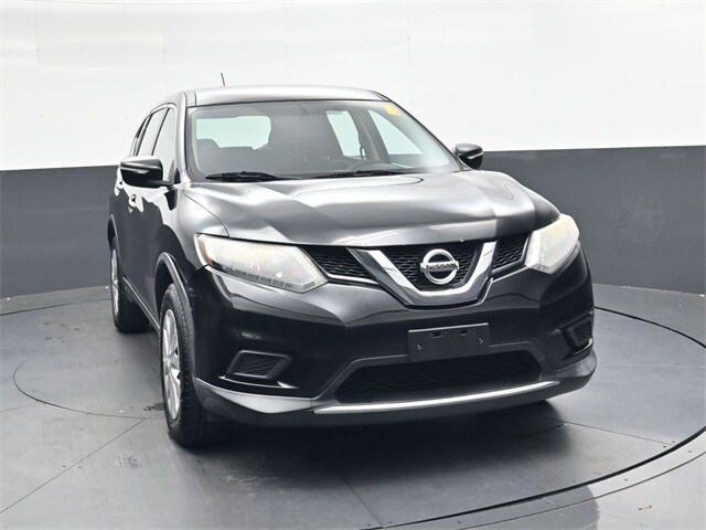 2015 Nissan Rogue S photo 2