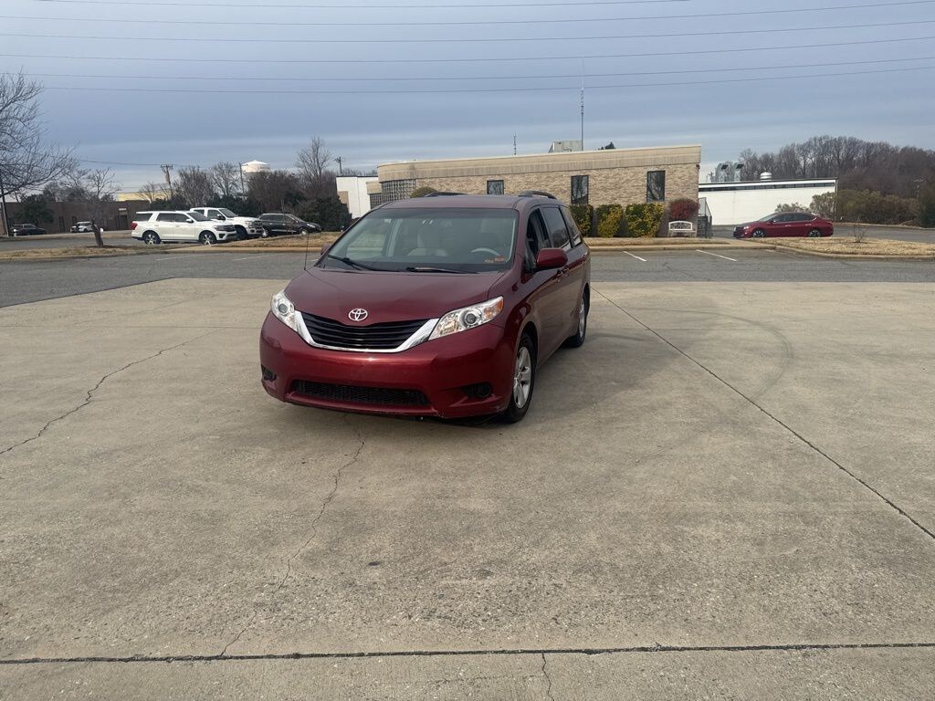 Used 2013 Toyota Sienna LE V6 8 Passenger Van