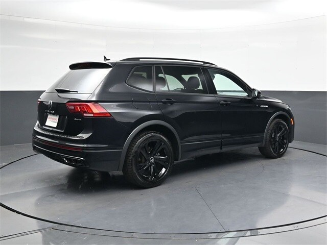 2023 Volkswagen Tiguan SE R-Line Black photo 2