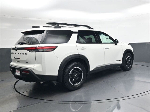 2025 Nissan Pathfinder Rock Creek photo 3