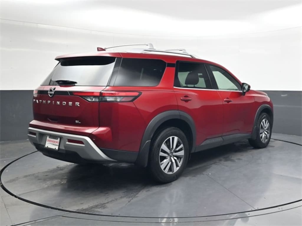 Used 2023 Nissan Pathfinder SL SUV