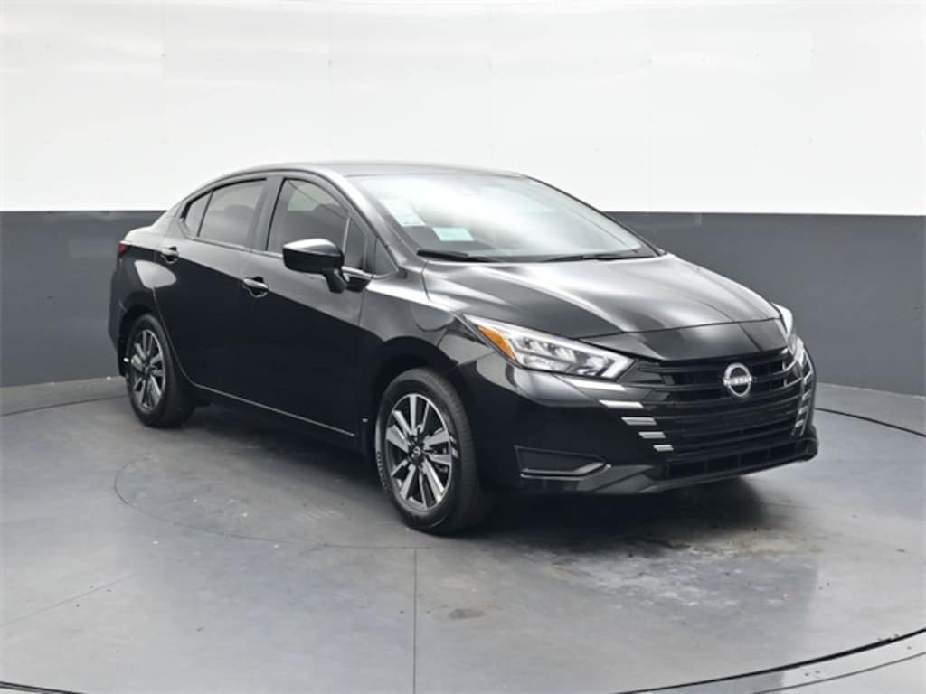 New 2025 Nissan Versa 1.6 SV Sedan