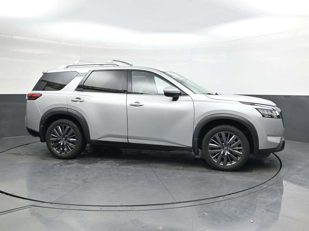 Used 2022 Nissan Pathfinder SL SUV