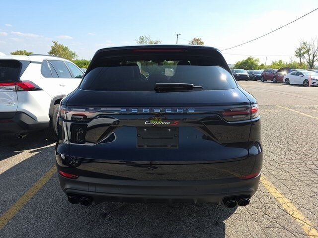 2019 Porsche Cayenne Base photo 3