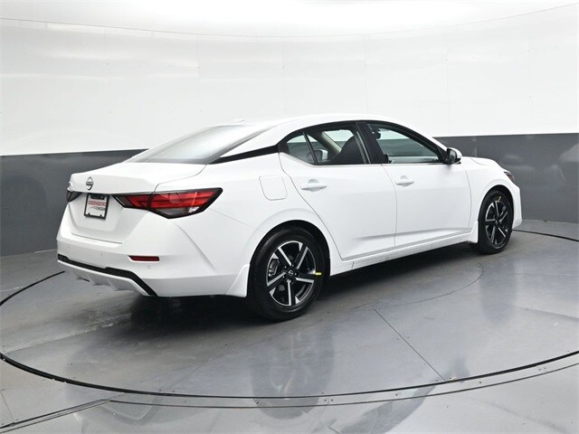 2025 Nissan Sentra SV photo 4