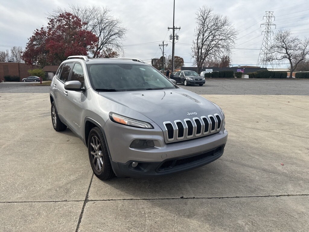 Used 2014 Jeep Cherokee Latitude FWD SUV