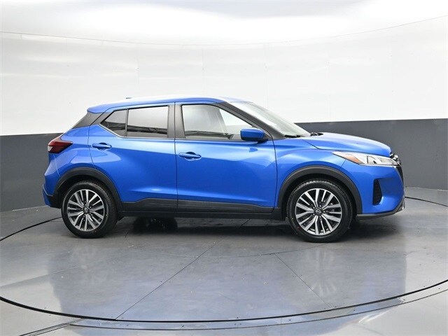 2022 Nissan Kicks SV photo 3