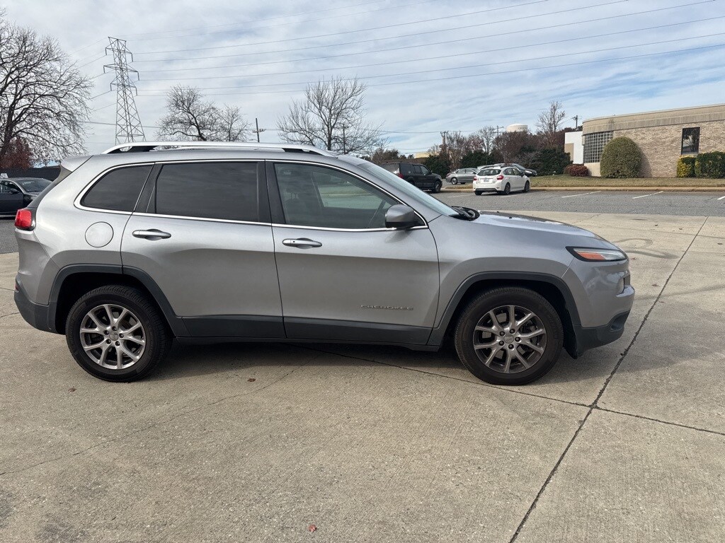 Used 2014 Jeep Cherokee Latitude FWD SUV