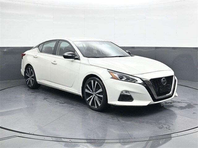 2022 Nissan Altima 2.5 SR photo 2